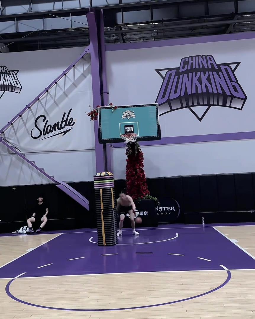 兄弟，這個摸高如何？