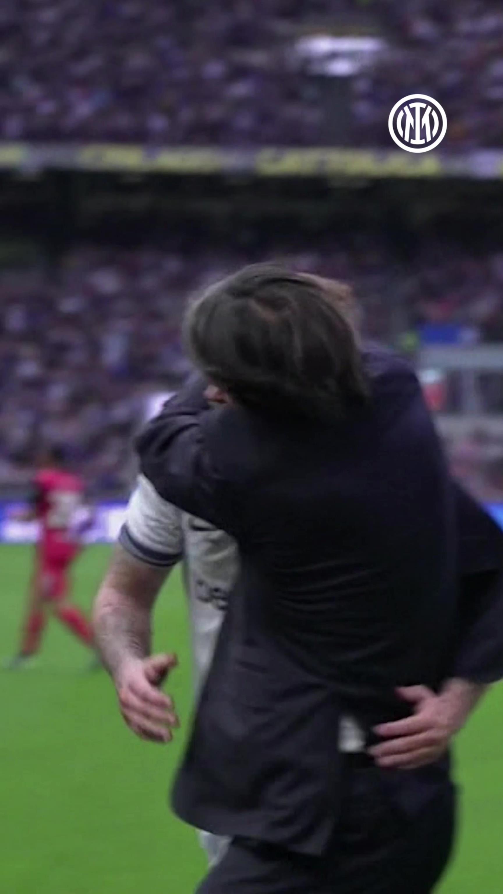 太銷魂，網(wǎng)友：阿瑙托維奇這腳傳球的確值得小因又摟又親