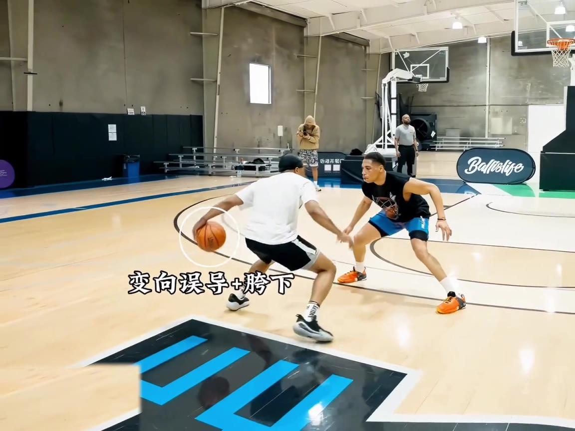 “實(shí)戰(zhàn)中的節(jié)奏過人動(dòng)作鑒賞，連續(xù)胯下變向舞蹈銜接頓拜突破”