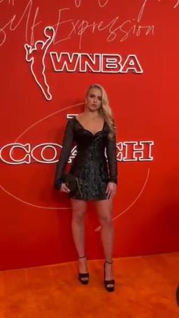 海莉選秀夜紅毯秀，人氣和顏值在這屆都是數(shù)一數(shù)二