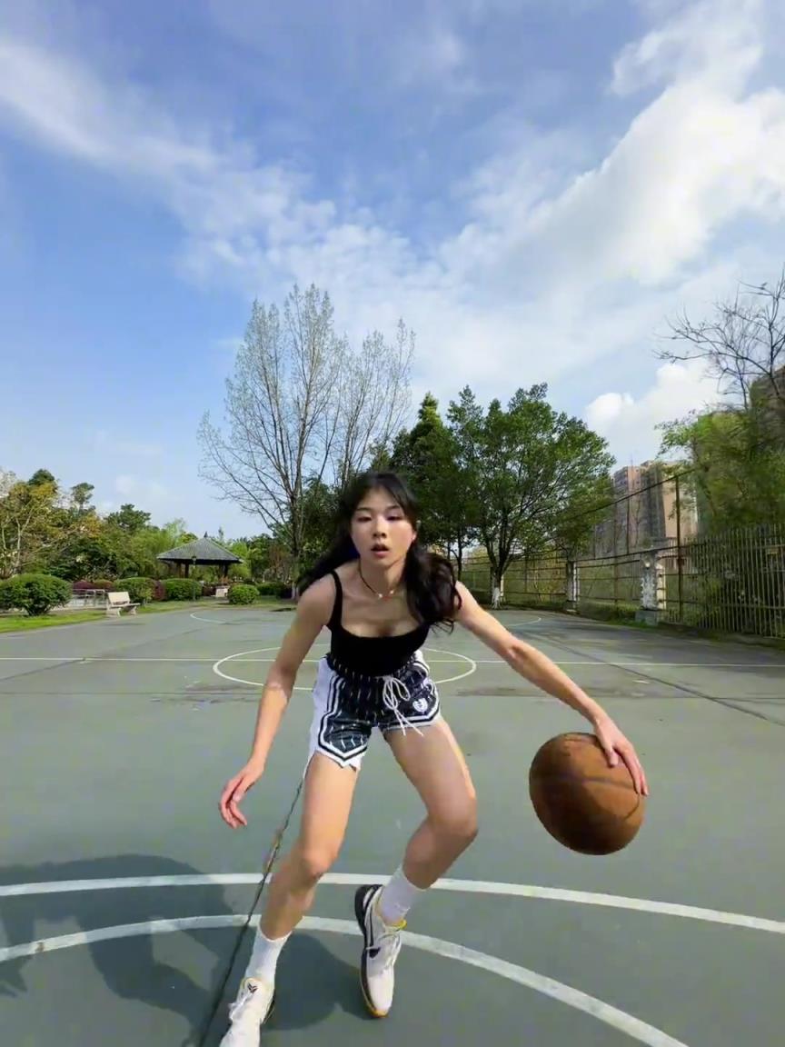 看著有點(diǎn)實(shí)力，敢背打我不？